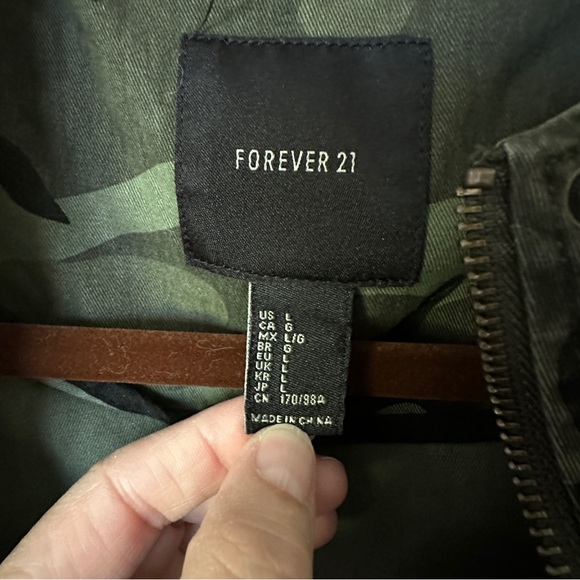 Women’s Forever 21 Green Camouflage Jacket - Picture 5 of 5